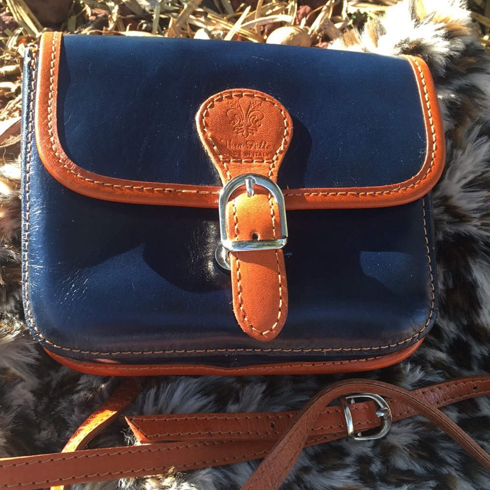 Vintage Vera Pelle Cross the Body Bag NWOT